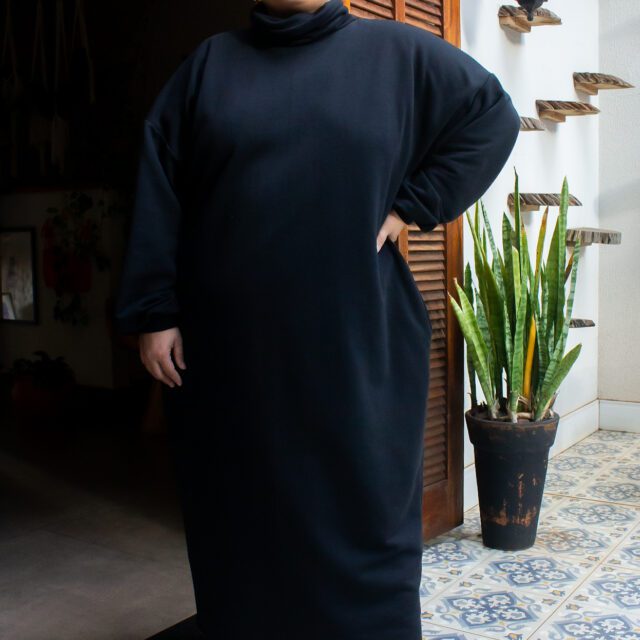 Vestido Moletom Gola Alta Preto