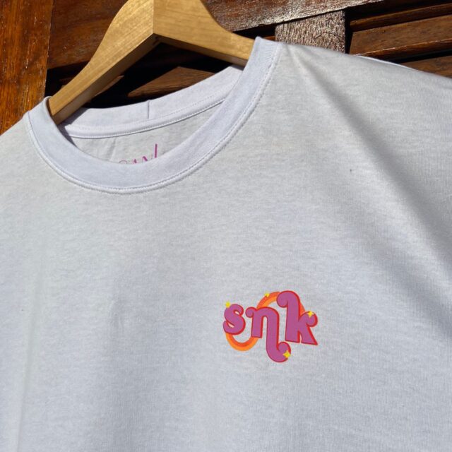 Camiseta SNK Arco Íris Branca