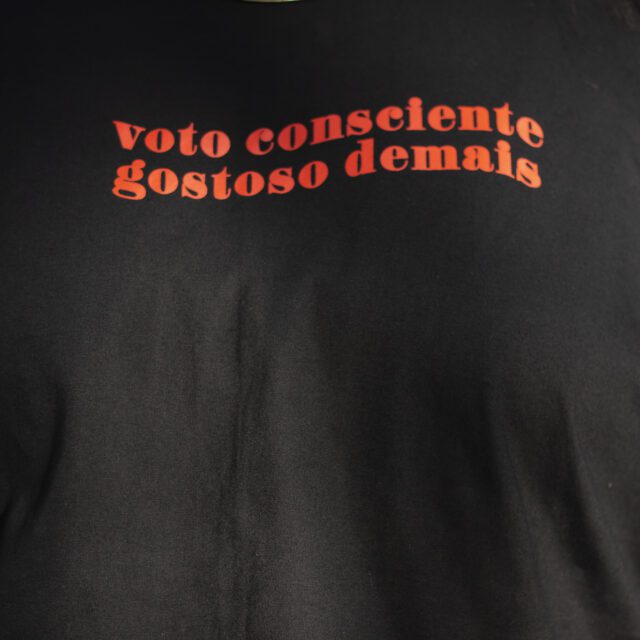 Camiseta Preta Voto Consciente