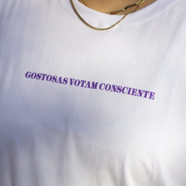 Camiseta Branca Gostosas Conscientes