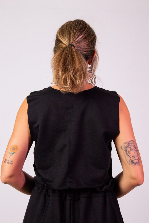 Cropped Recortes Preto