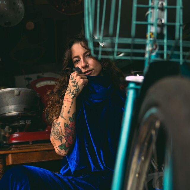 Regata Boho Veludo Azul Galáxia
