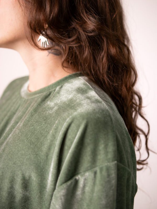 Camiseta Oversized Veludo Verde Oliva
