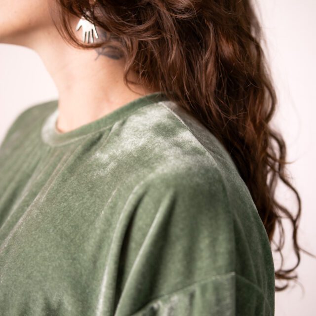 Camiseta Oversized Veludo Verde Oliva - Imagem 6