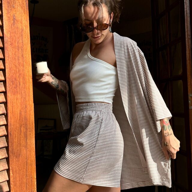 Shorts Listrado Marrom - Imagem 3
