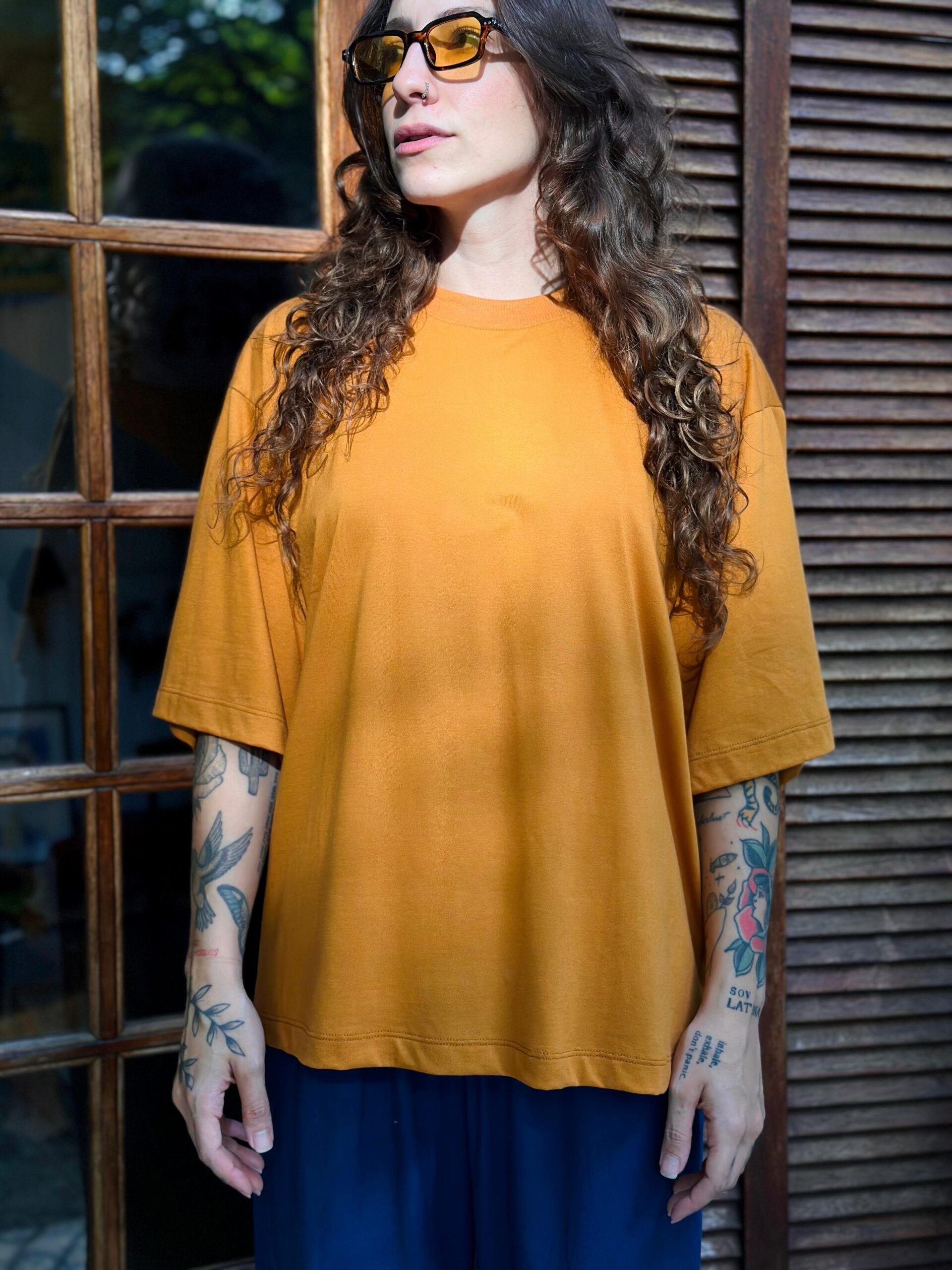 Camiseta Oversized Moletom Mostarda