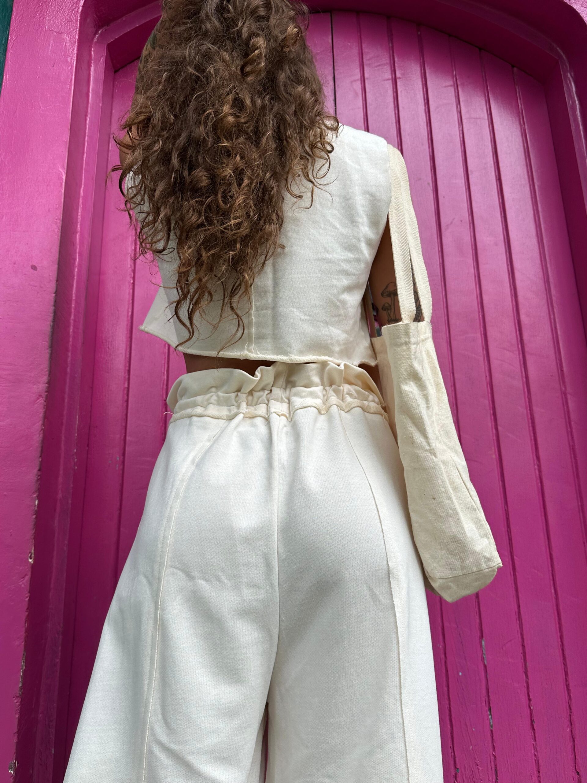 Cropped Recortes Off White - Imagem 3