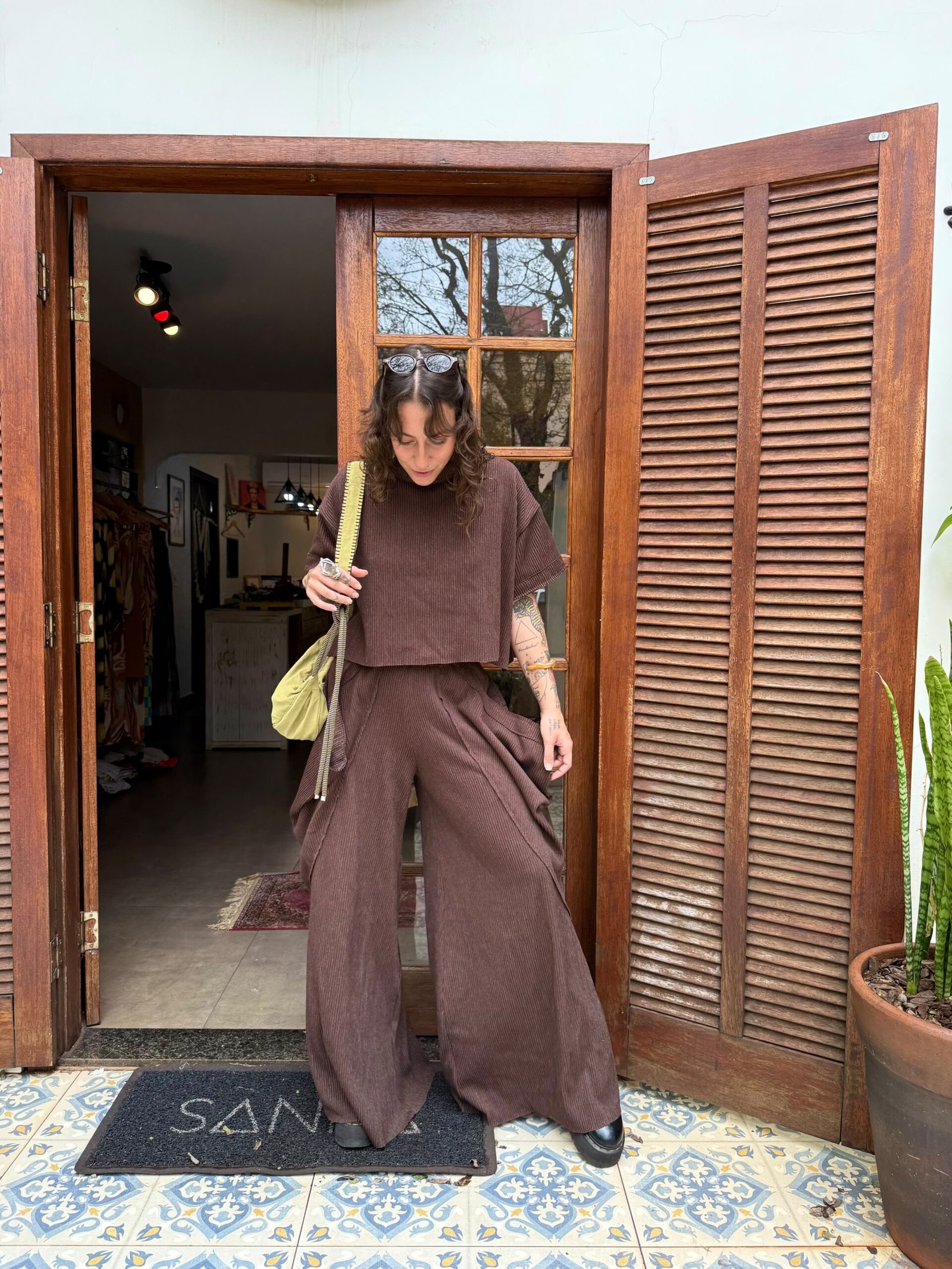 Cropped Oversized Netuno Marrom - Imagem 4
