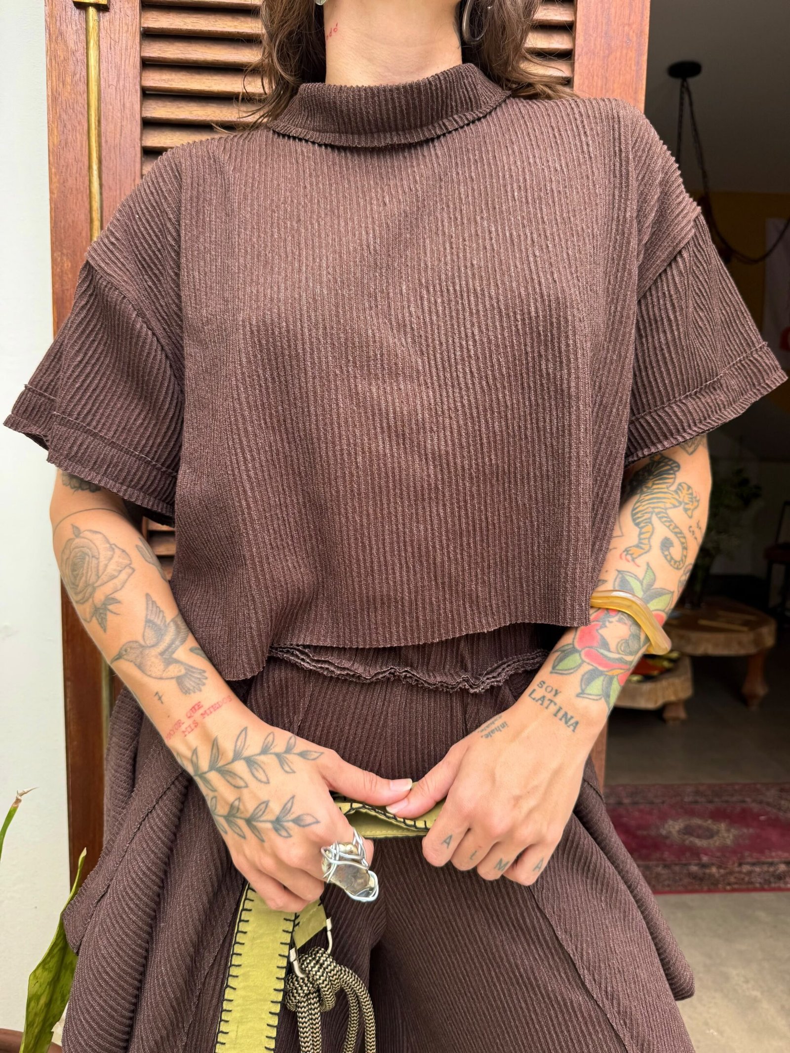 Cropped Oversized Netuno Marrom